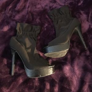 Dollhouse open-toe booties